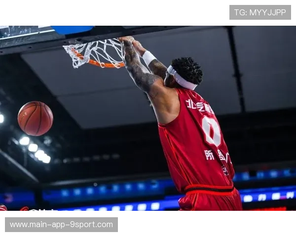 CBA杯浙江篮板拼抢强硬，二次进攻连得分